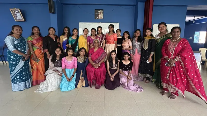 Students of Shetty Tuition Centre, Mysuru, with their teachers
